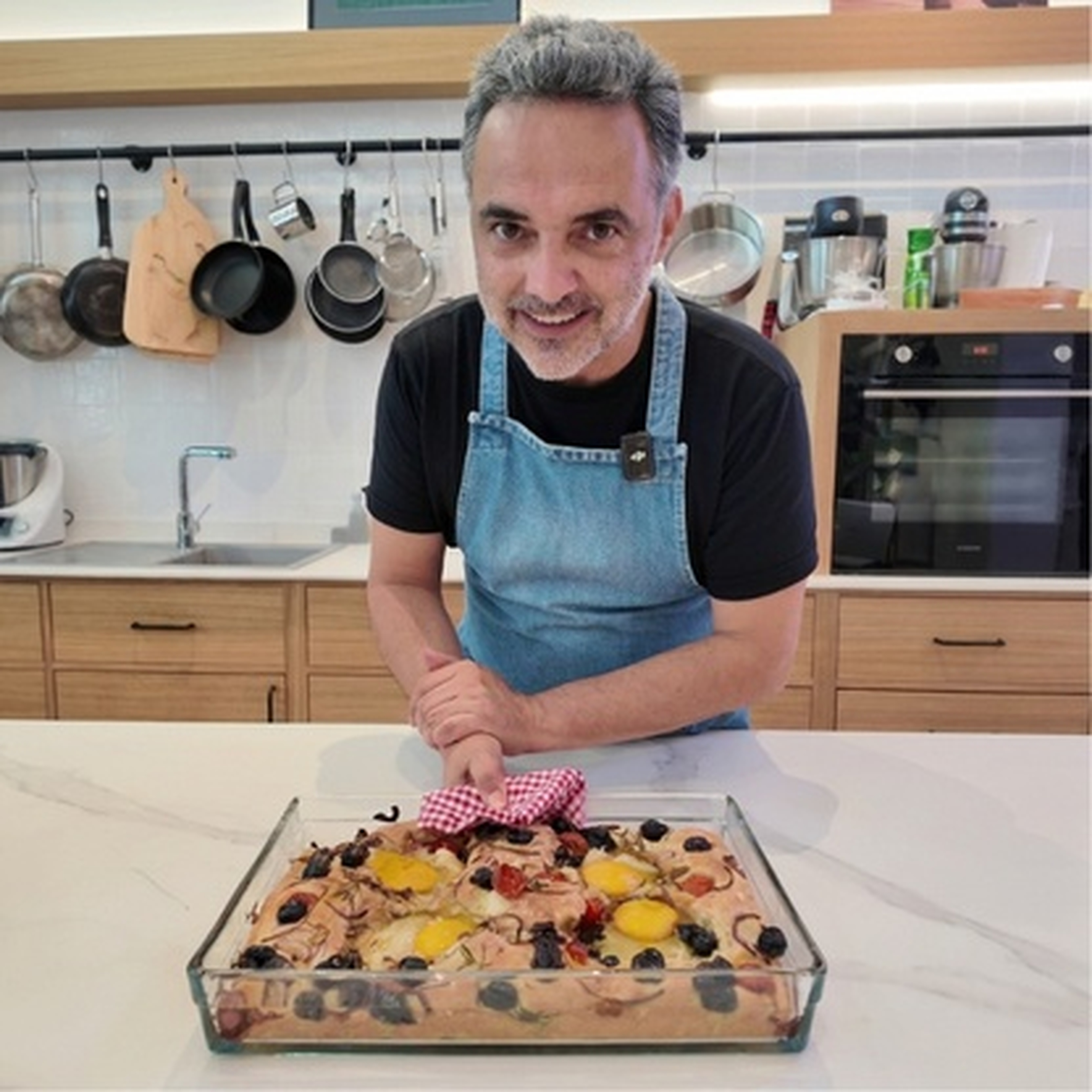 Arda Türkmen Yumurtalı Focaccia