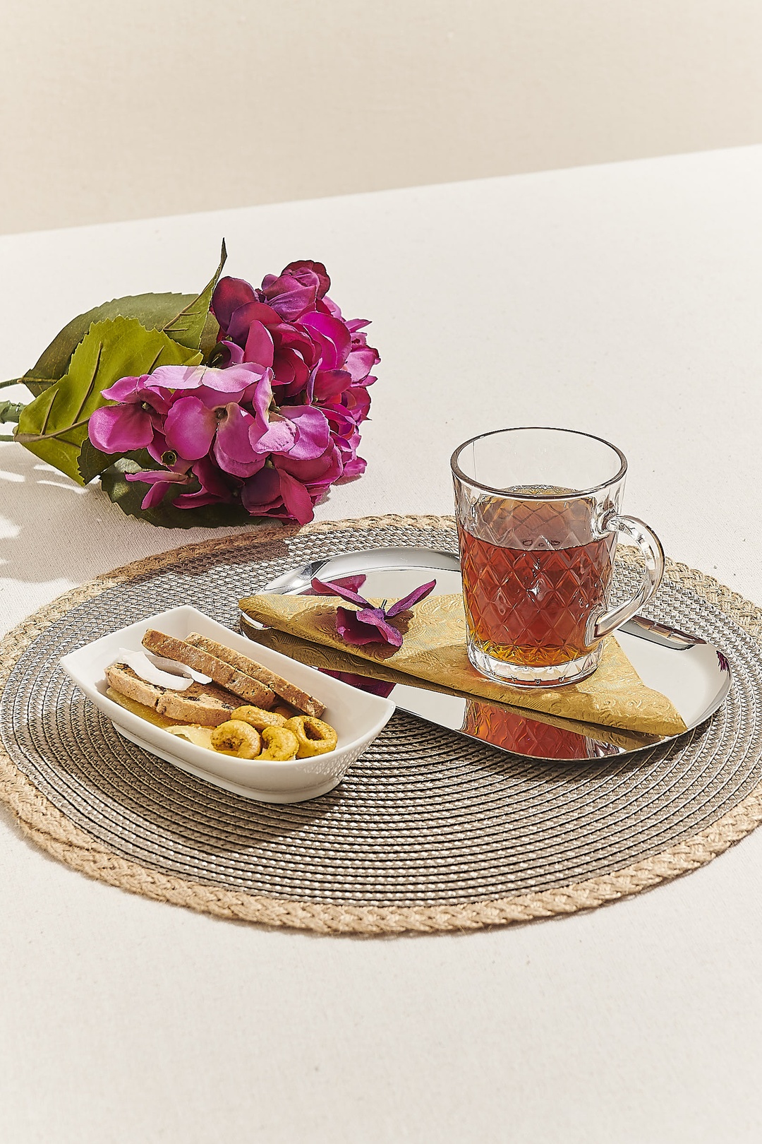 Beyaz Yakup Porselen Meze Tabağı