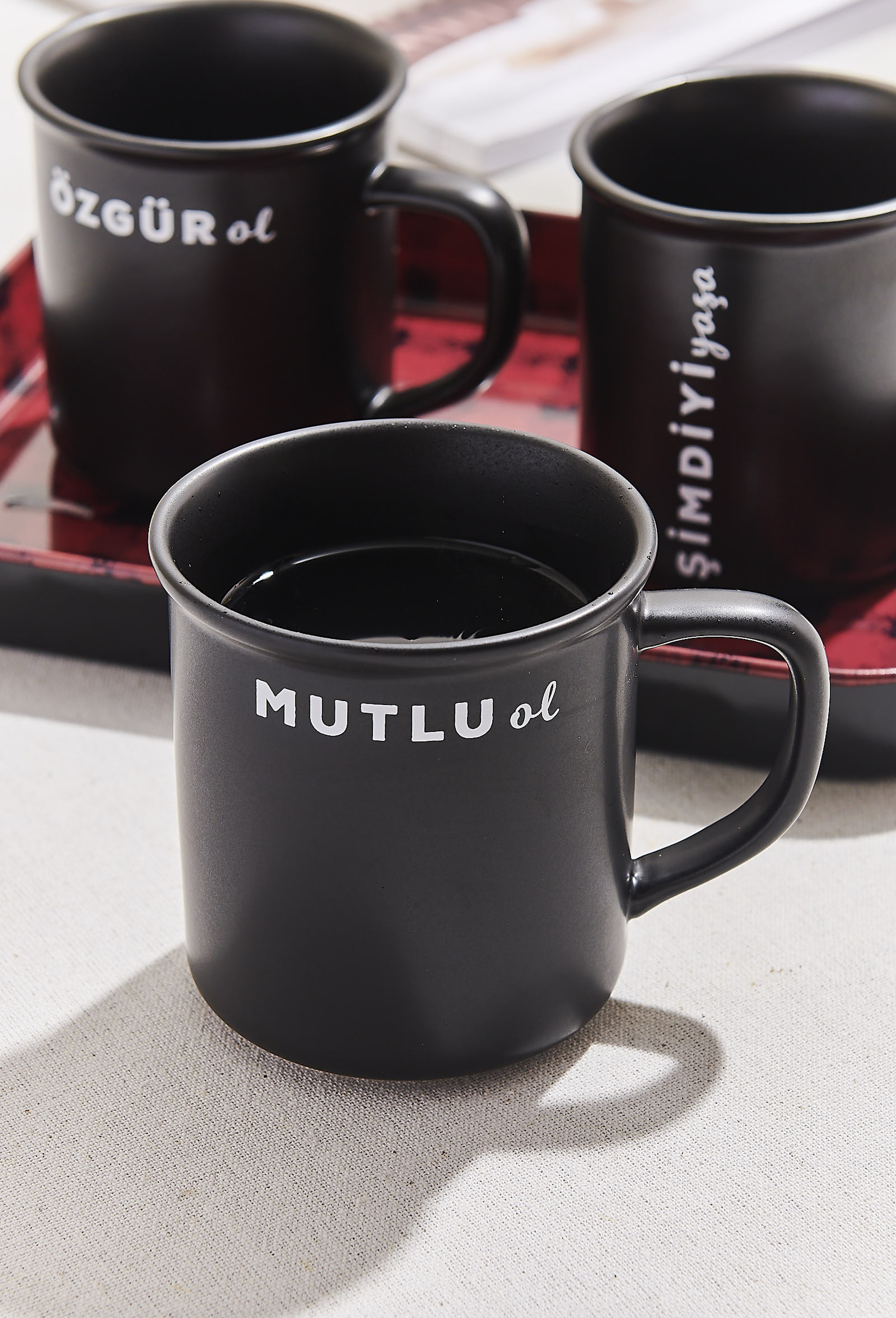 "Mutlu Ol" Siyah Beyaz Seramik Kupa