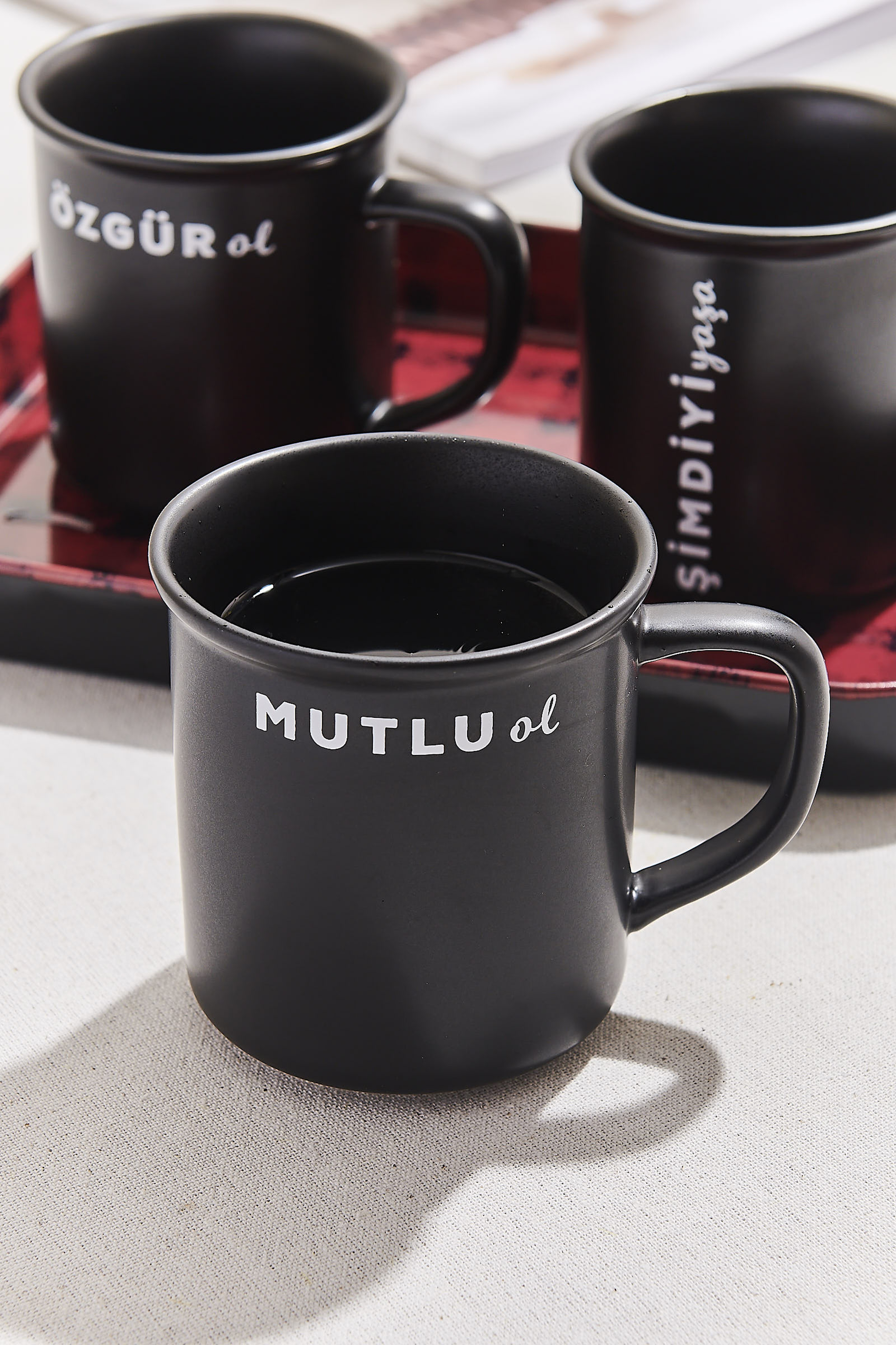 "Mutlu Ol" Siyah Beyaz Seramik Kupa