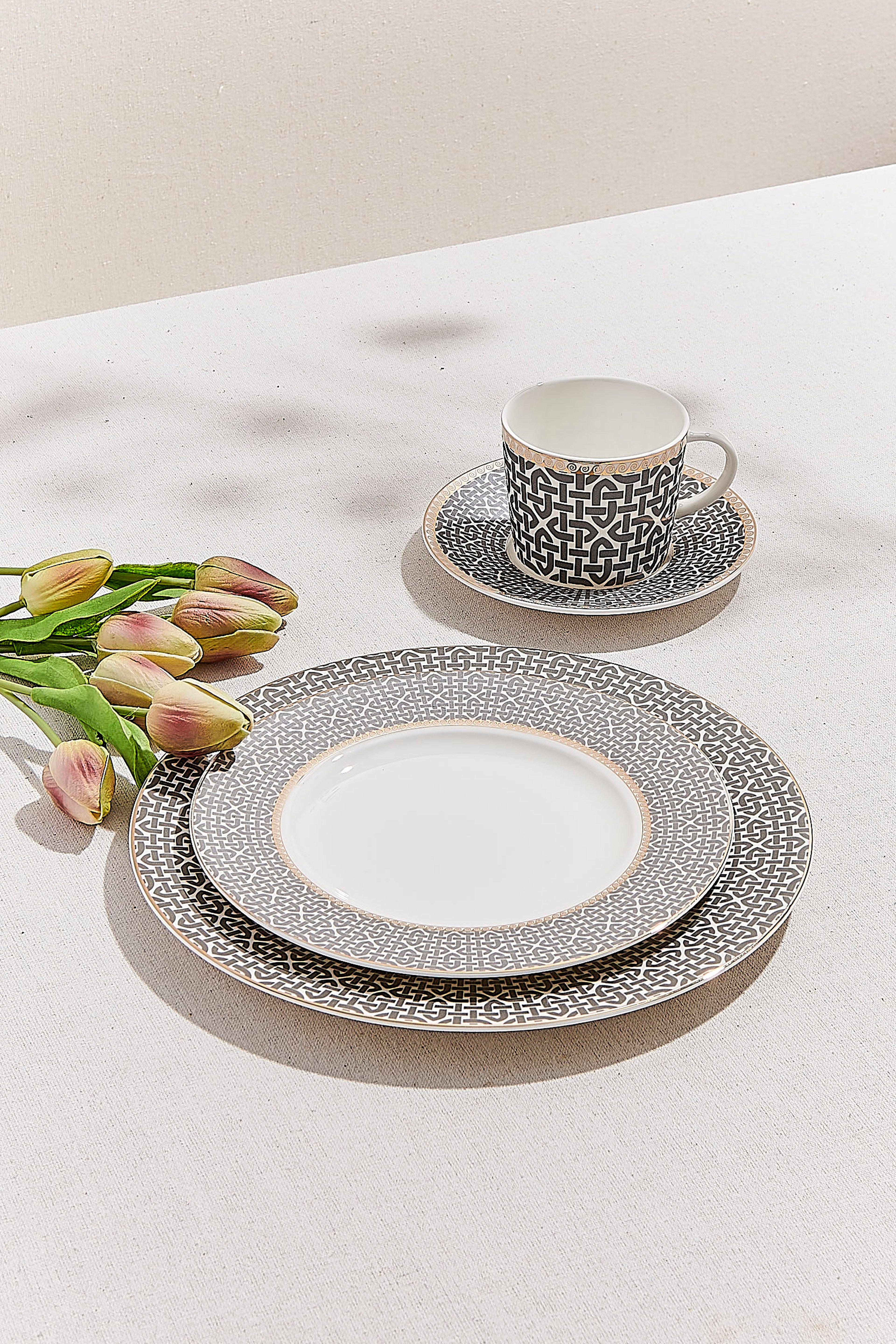 Cream Coffee Link Porcelain Cake Plate