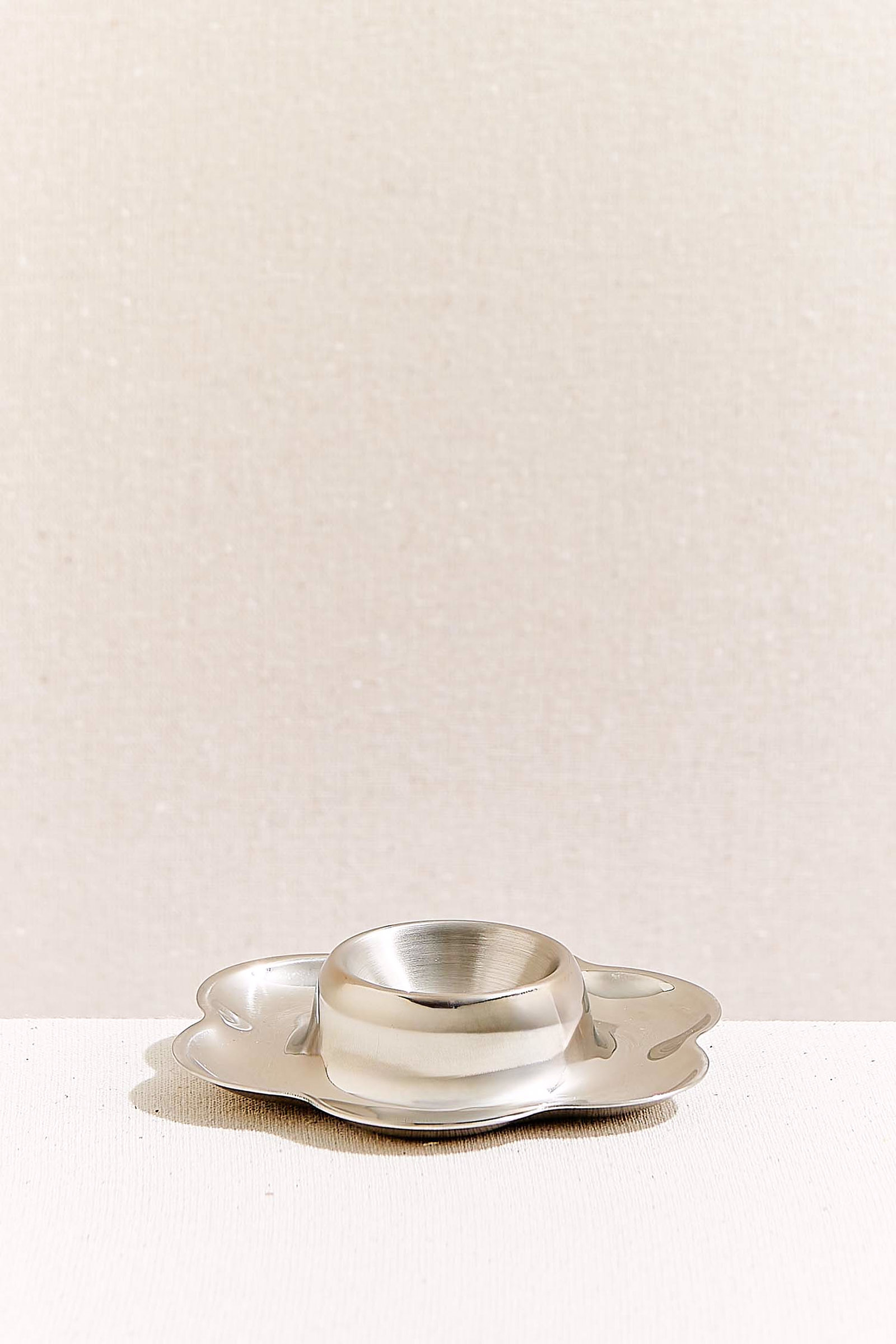 Metal Egg Flower