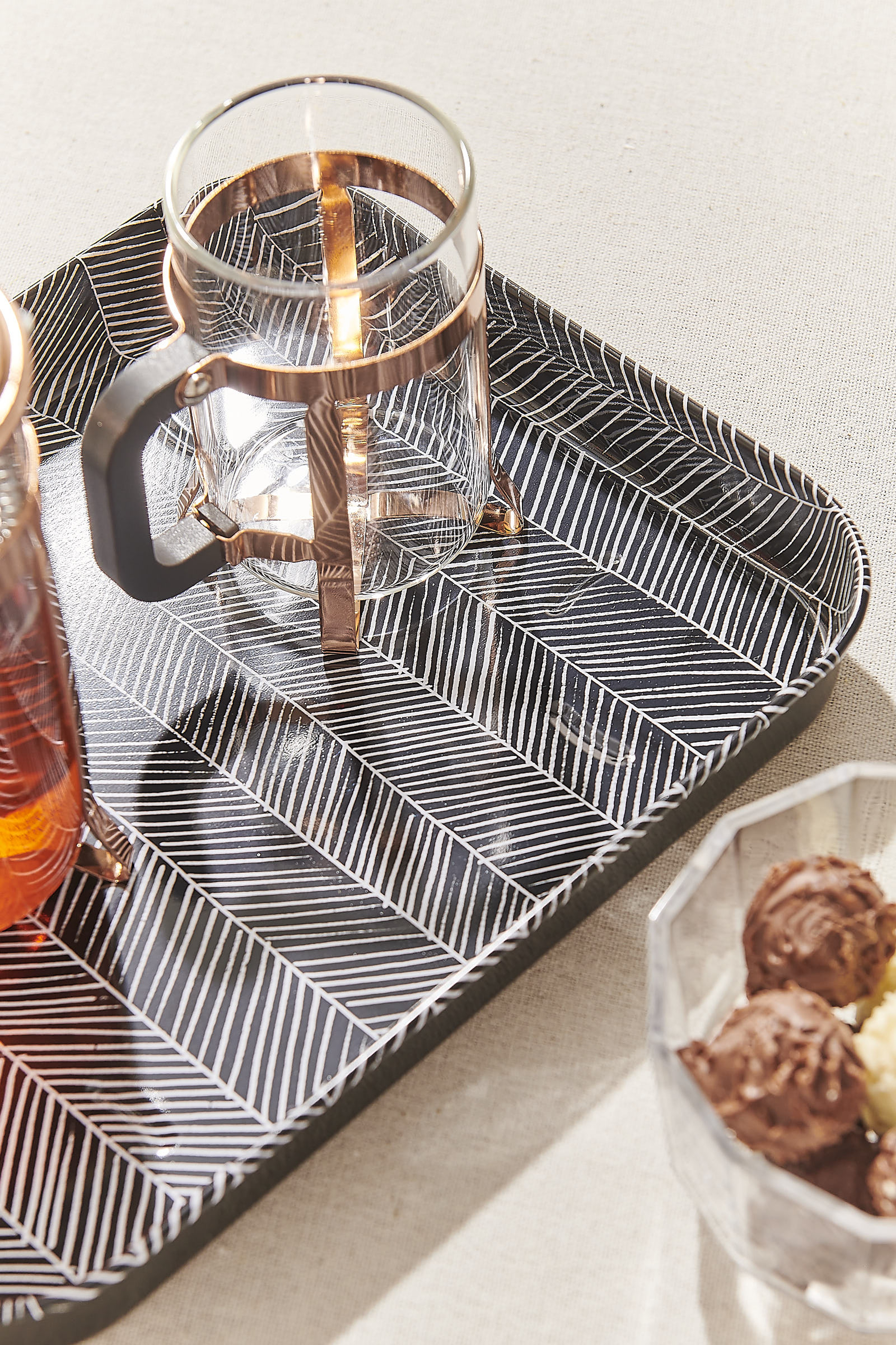 Black and White Bistro Tray Zik Zak