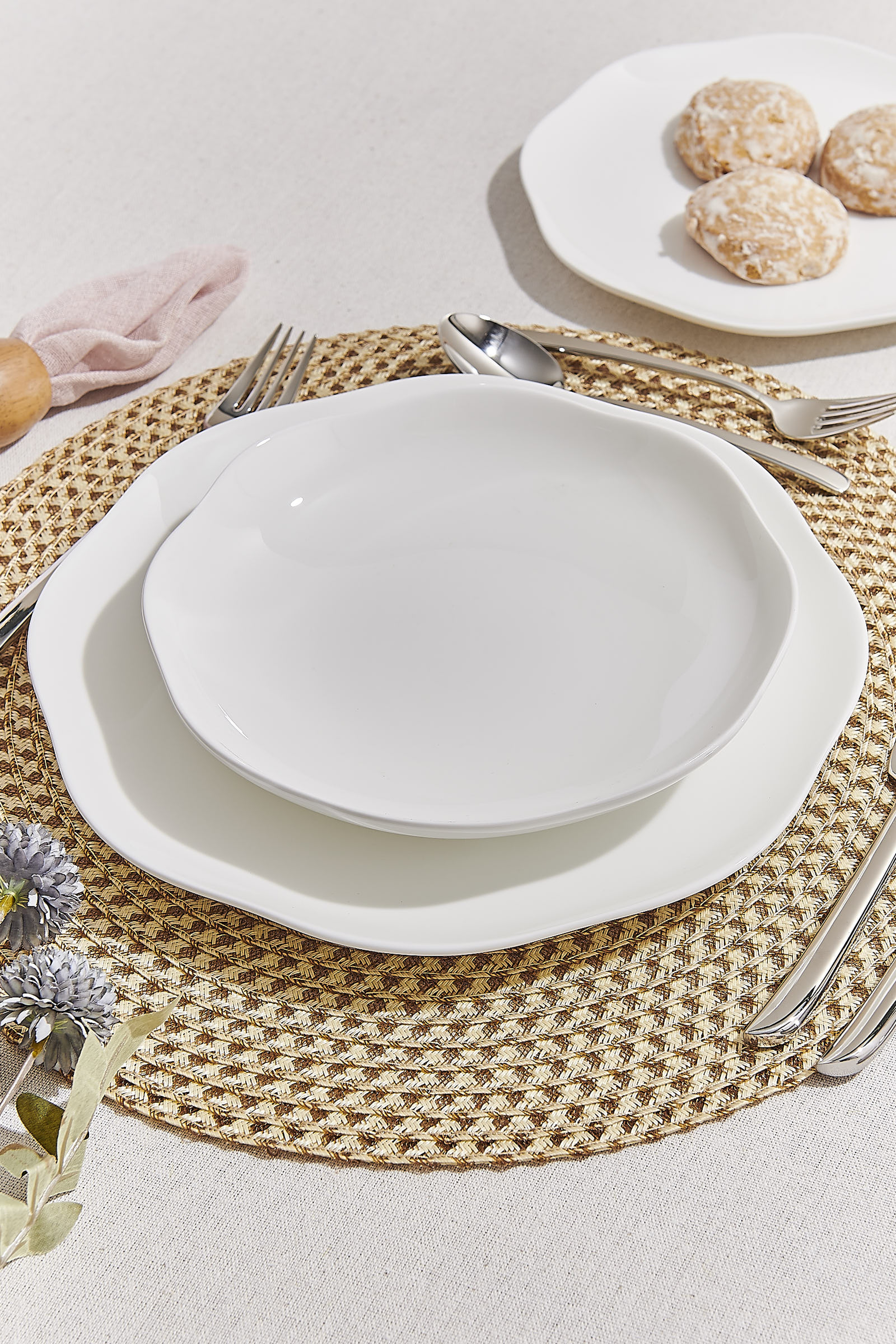 White Element Porcelain Pit Plate