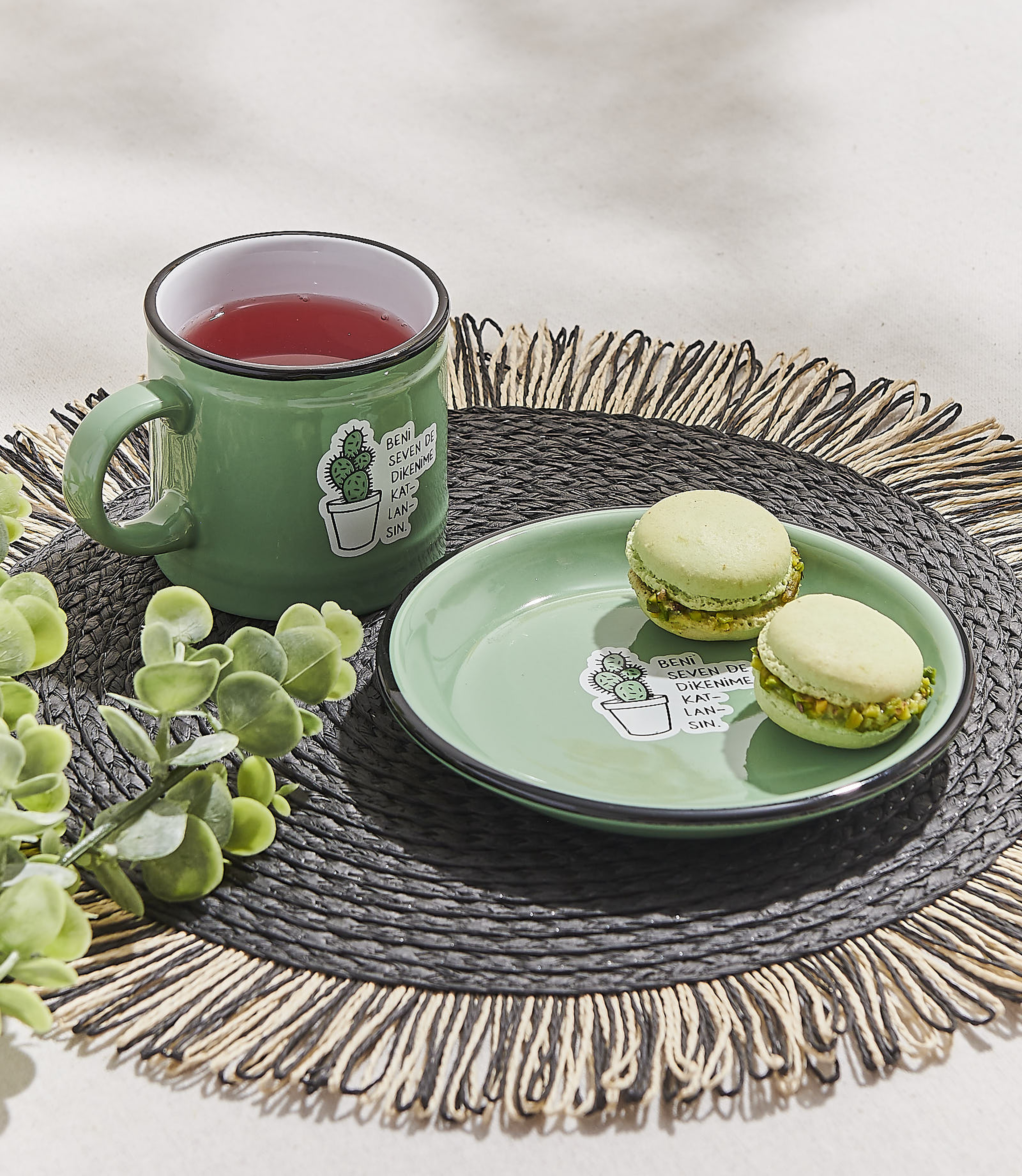 Green Feeling Things Cactus Plate