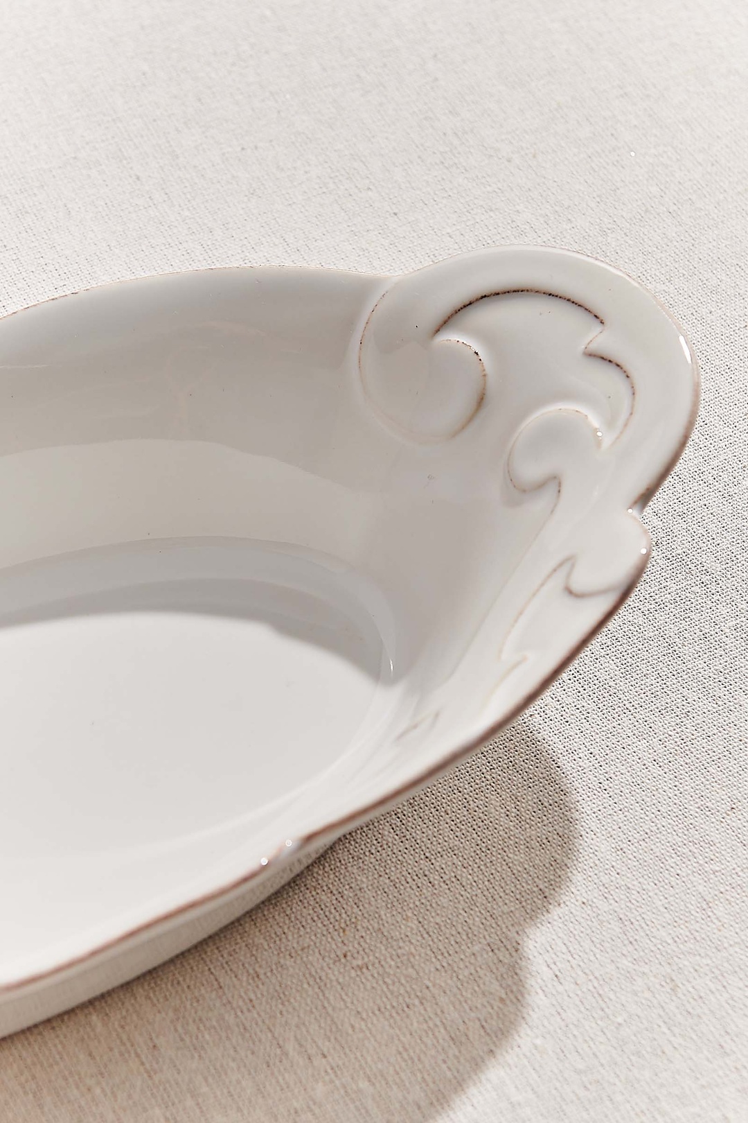 Beyaz Arabesque Seramik Oval Fırın Kabı 31 cm