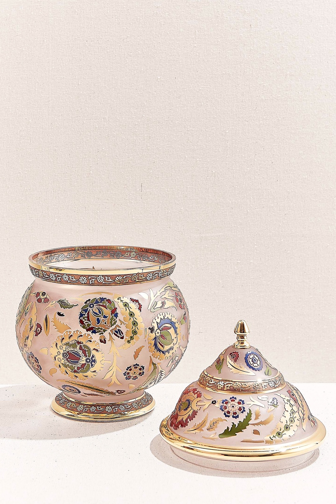 Şaheste Kapaklı Kase
