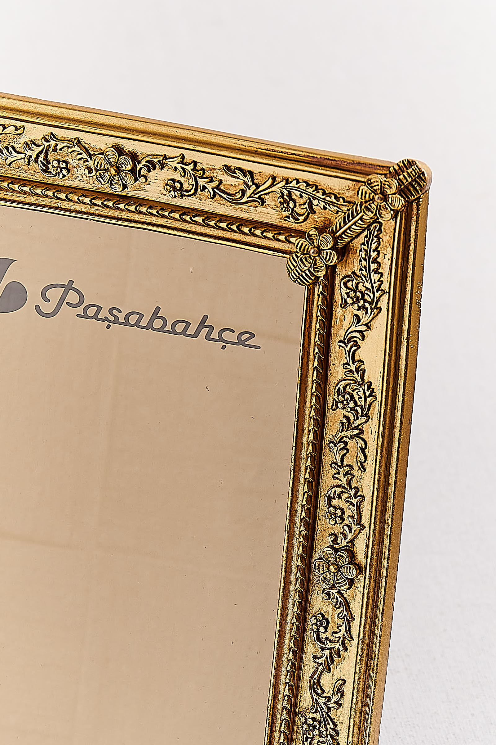 Paşabahçe(パシャバチェ) 花瓶 オスマン帝国 金色の浮彫り装飾花瓶 Camellia Picture Frame 13x18 Cm Price - Paşabahçe