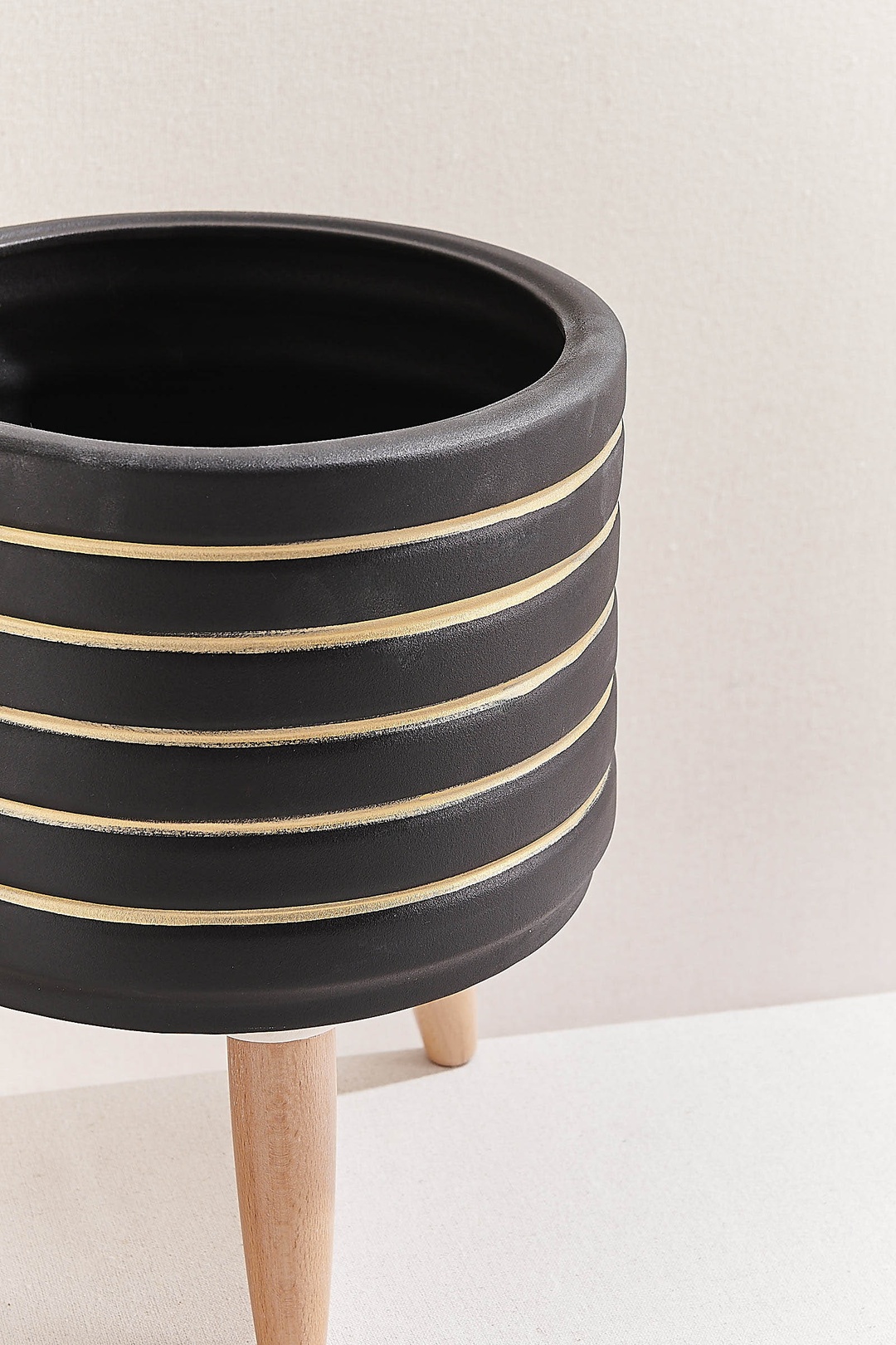 Gloom Seramik Saksı Haznesi 28 cm Siyah