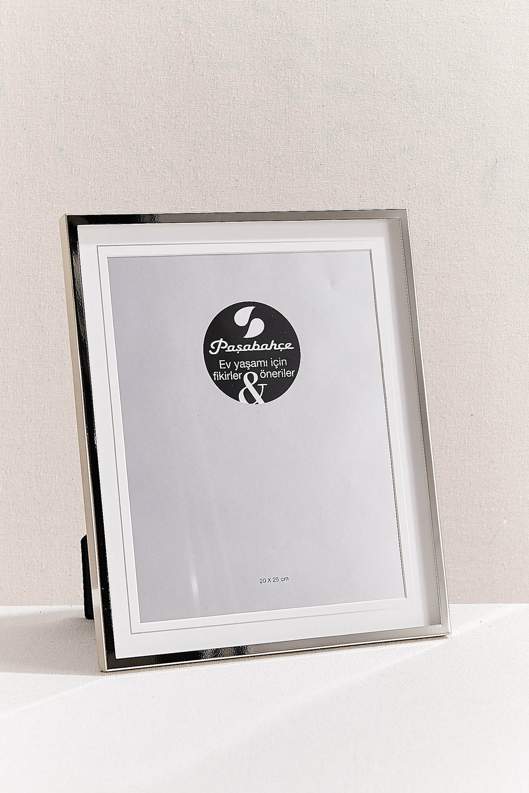 Gümüş Renk Celebrate Fotoğraf Çerçevesi 20x25 cm