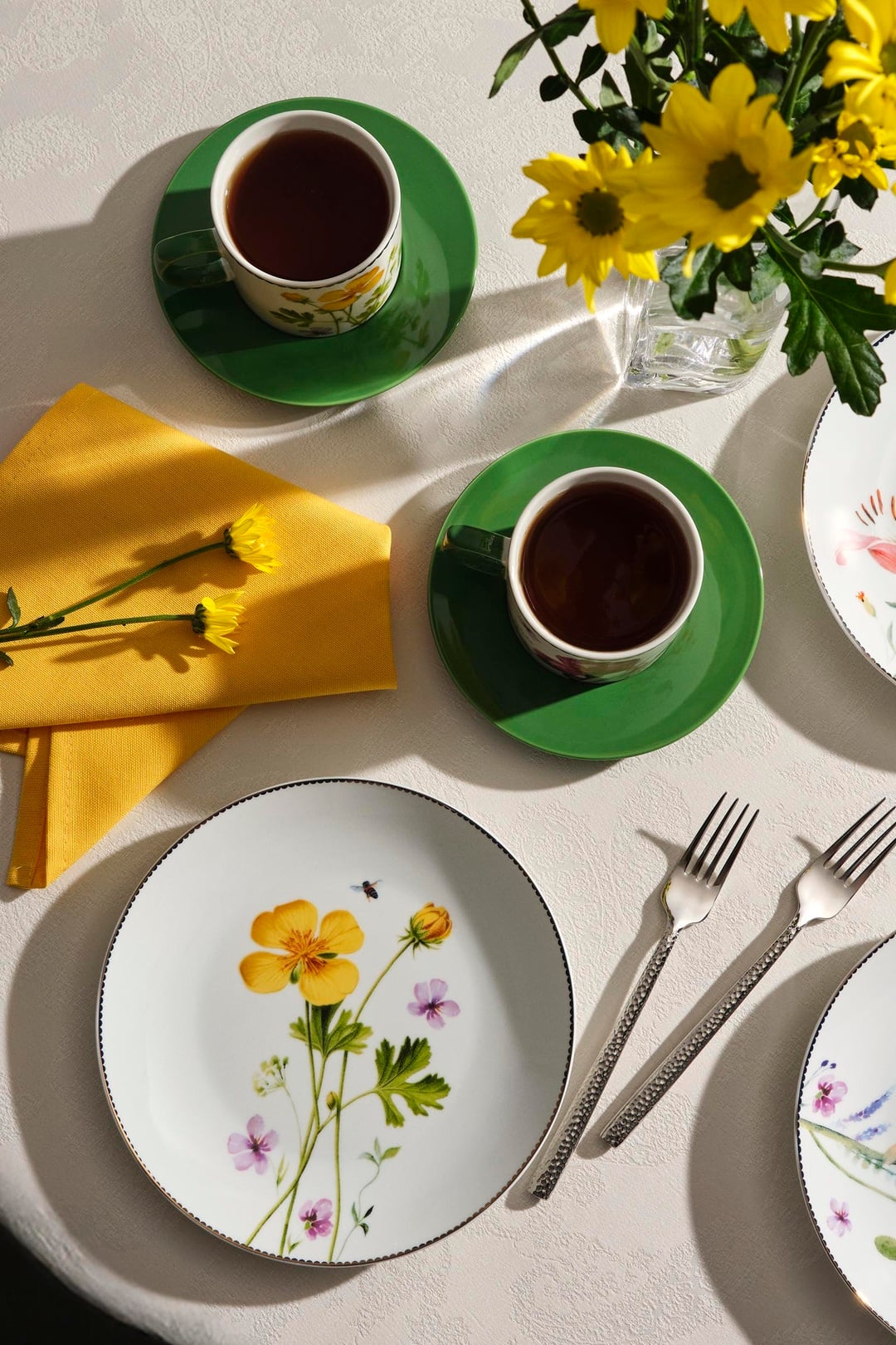 Flora Porcelain Cake Plate Yellow Price - Paşabahçe