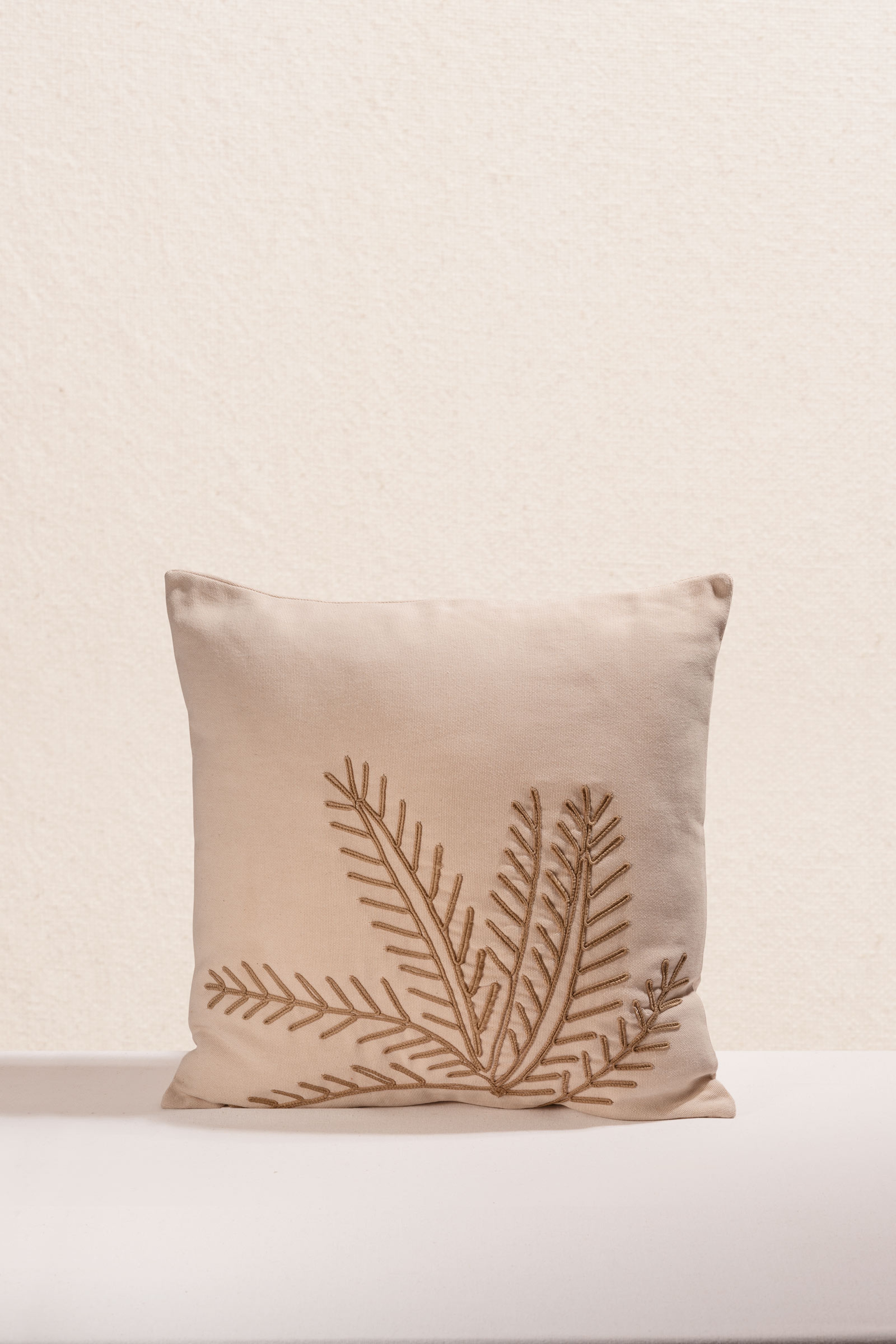 Natural Leaf Pillow 45x45