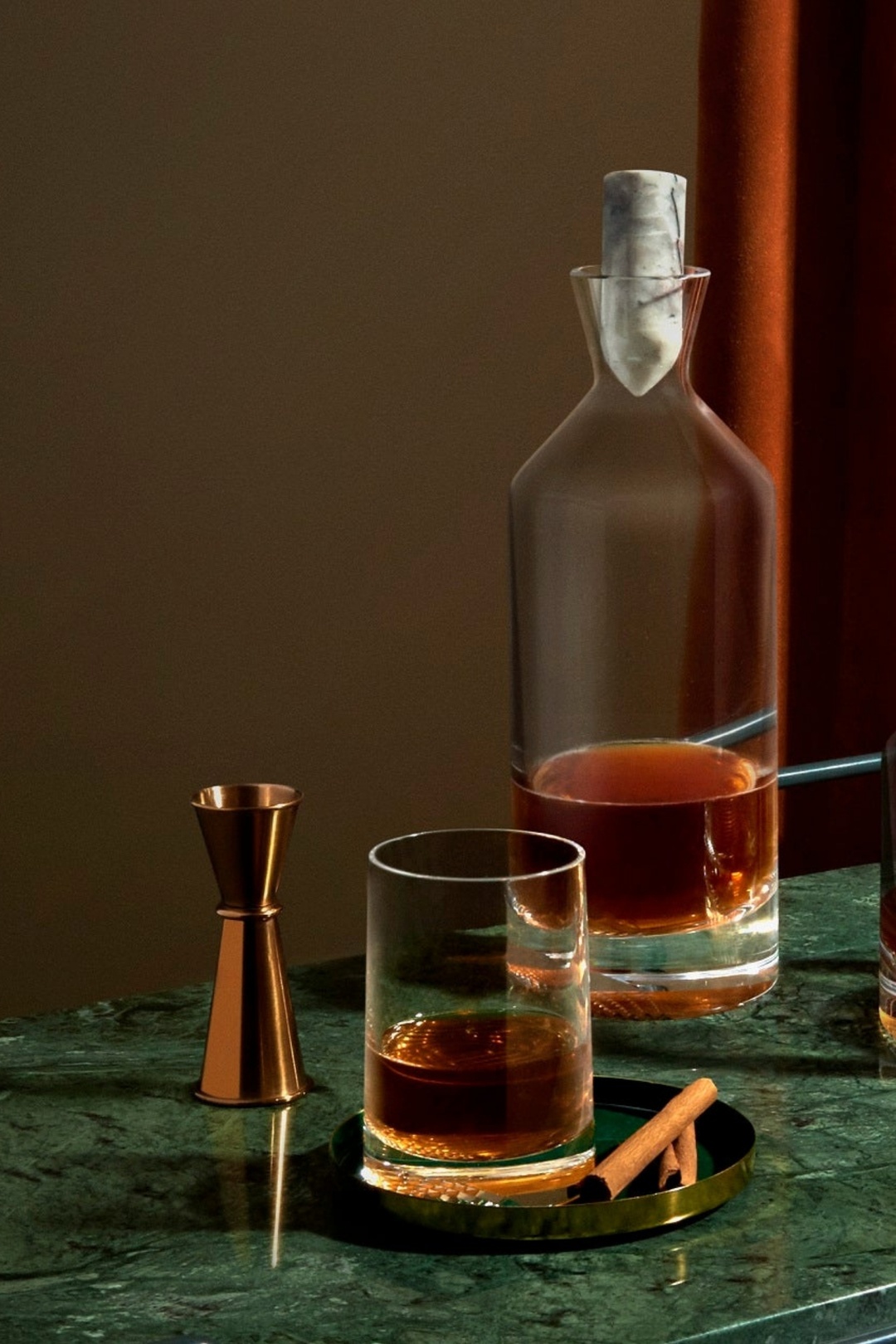 Nude Alba  Dof Vıskı Bardagı