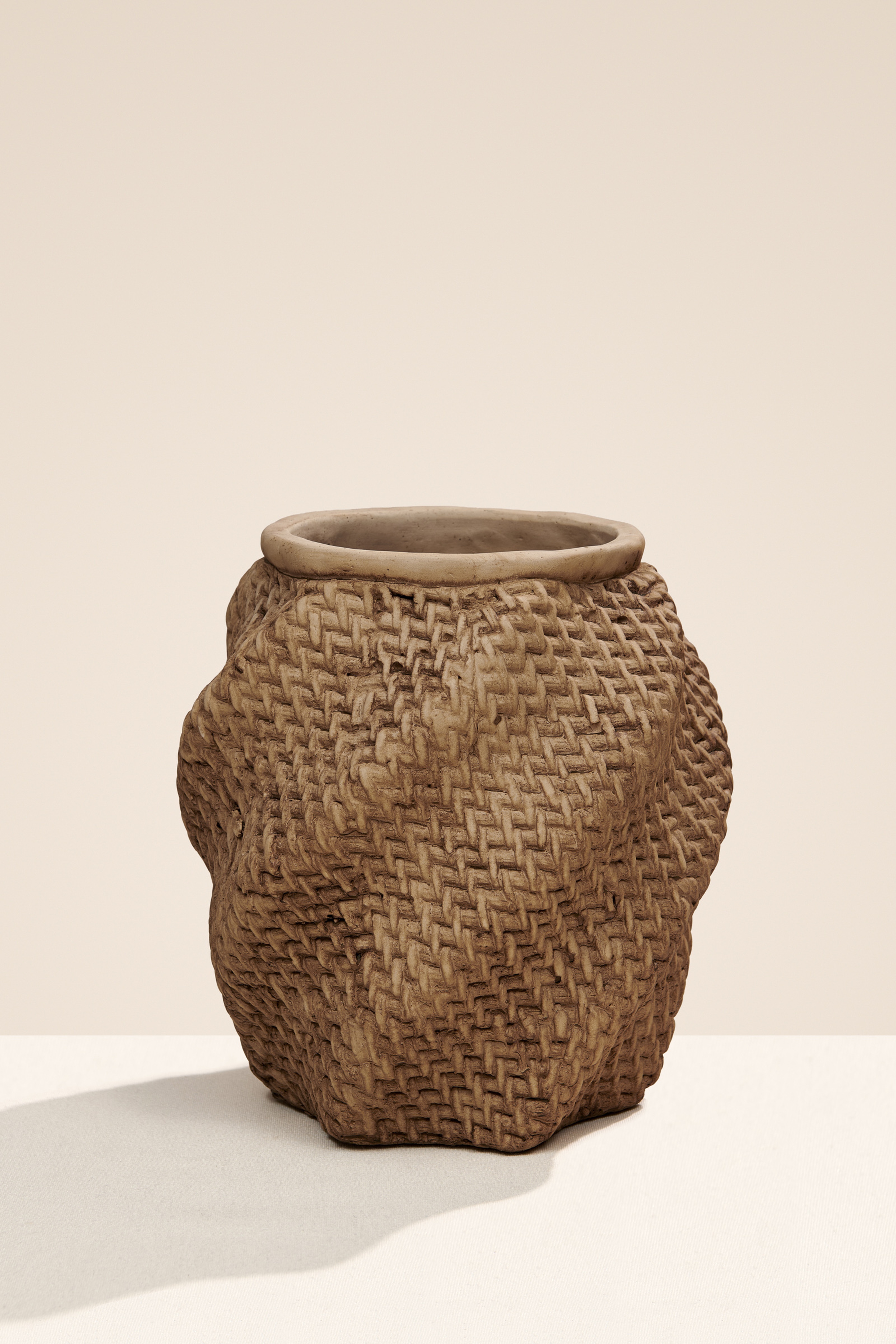 Burgu Saksı 22 Cm