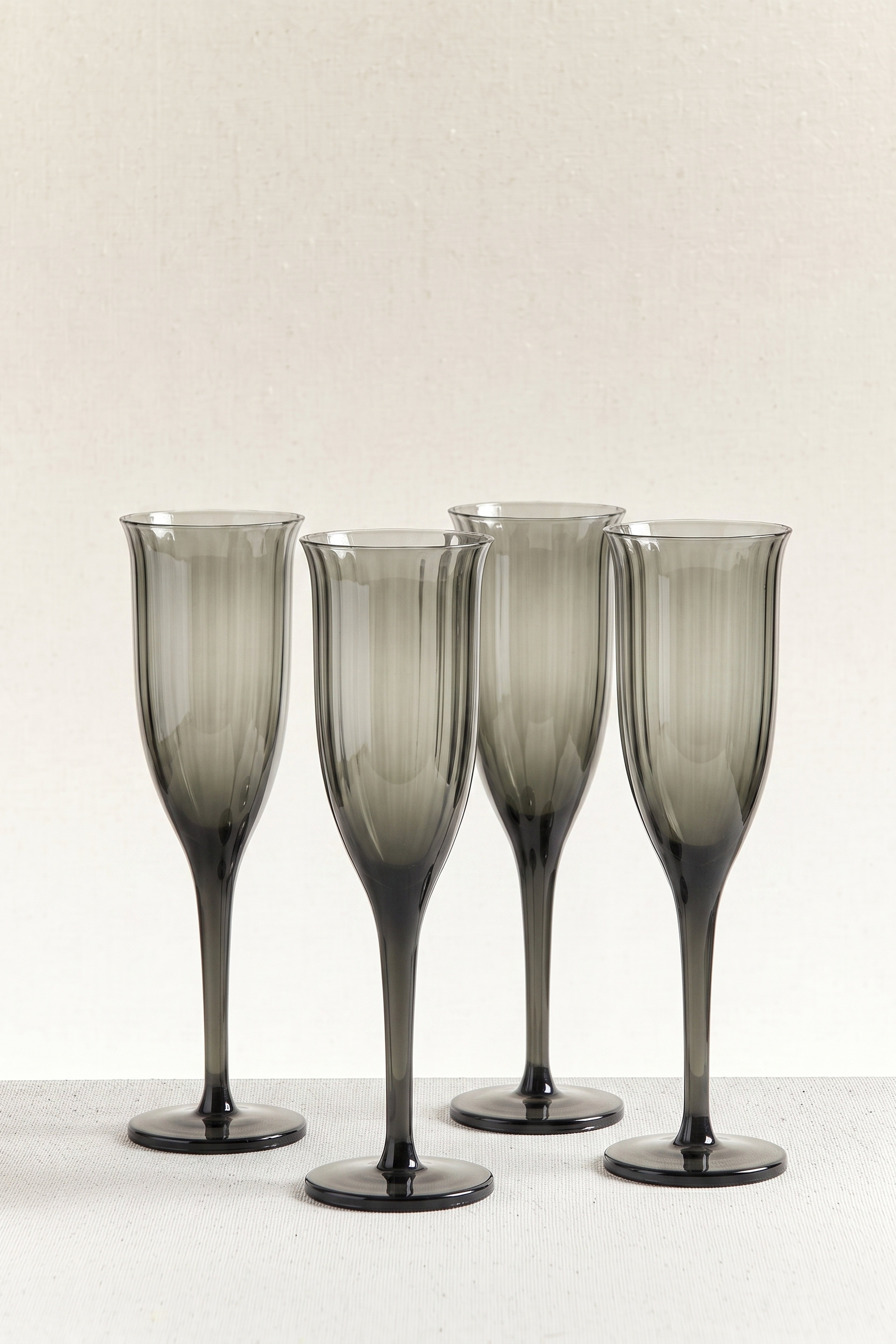 Smoked Omnia "Bey"" 4-Piece Champagne Glass"