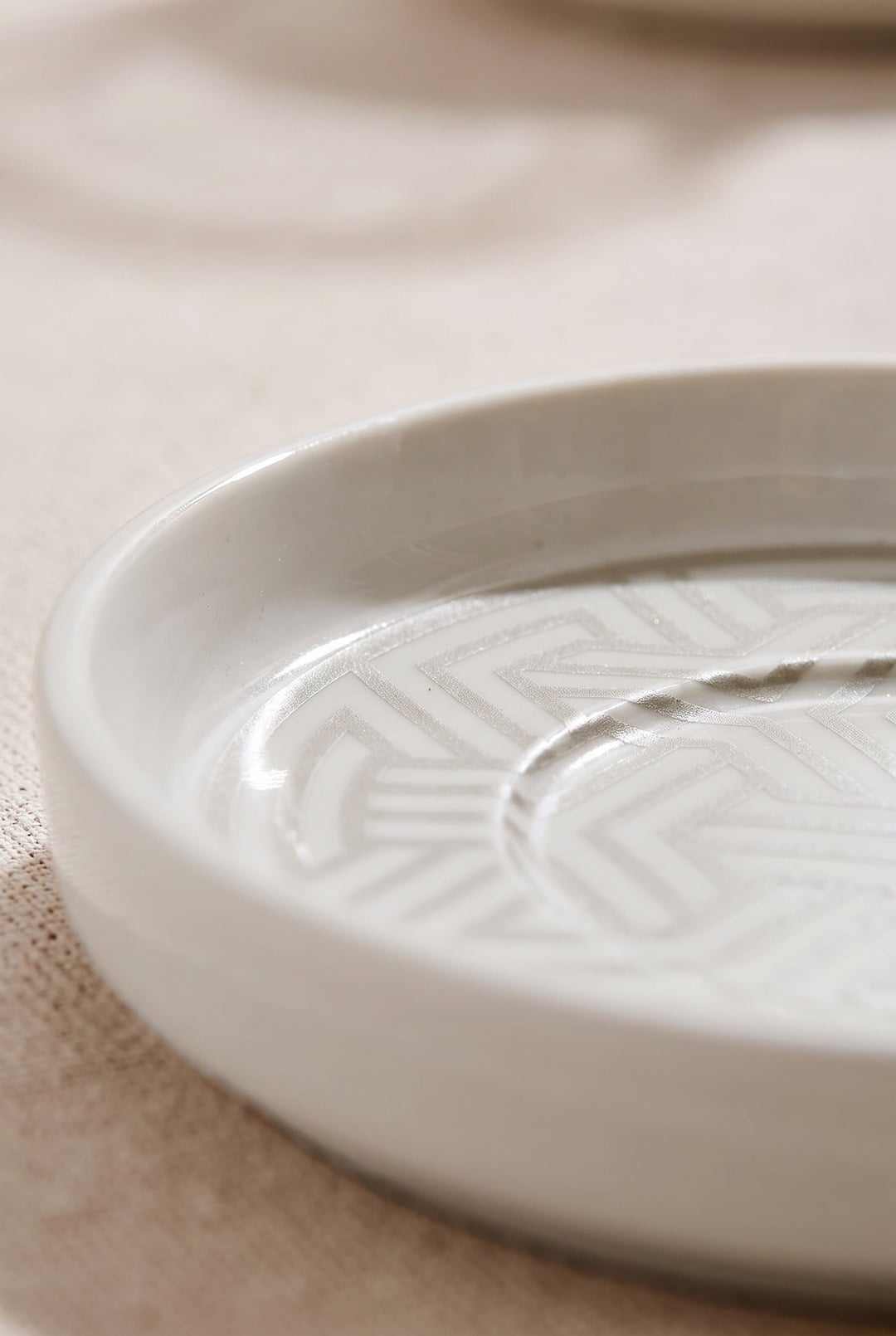 Geometrik Porselen Çay Tabağı Silver