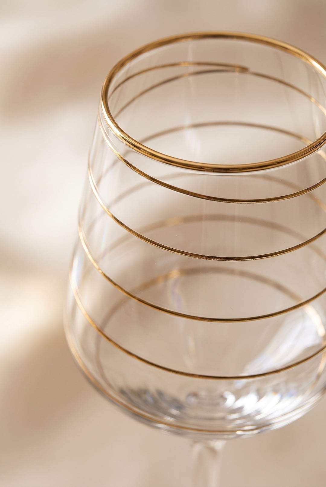Spiral Kırmızı Şarap Kadehi Gold